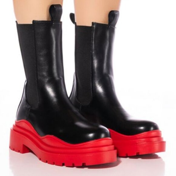 AZALEA WANG WHO GOT GHOSTED FLATFORM CHELSEA BOOT  RED ( BRAND NEW !!! ) - Picture 1 of 7